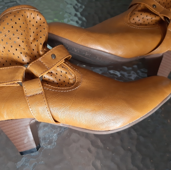 HOST PICK! NEW Boots ankle booties - heeled camel - Picture 6 of 16